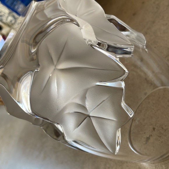 LaLique small crystal vase - Picture 8 of 12